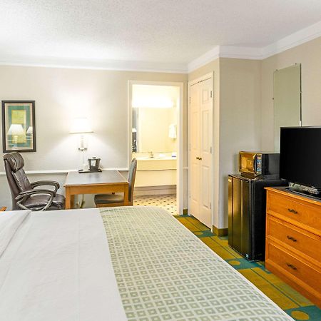 Rodeway Inn Хънтсвил Екстериор снимка