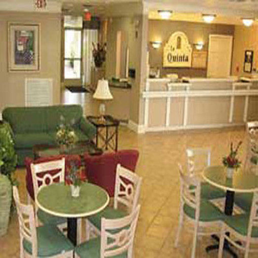 Rodeway Inn Хънтсвил Интериор снимка